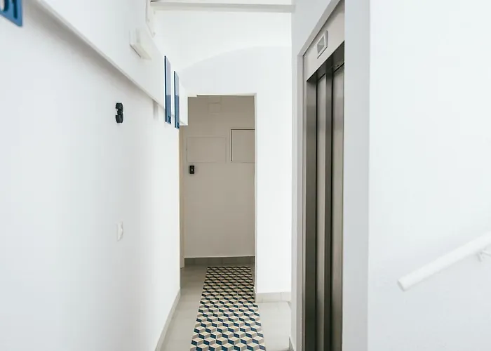 The Lucky Flats - Poeta Quintana Alicante